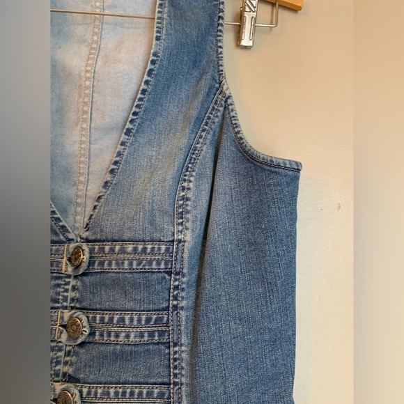 Chico’s Platinum Denim Vest button front jean size 1 - Picture 4 of 9